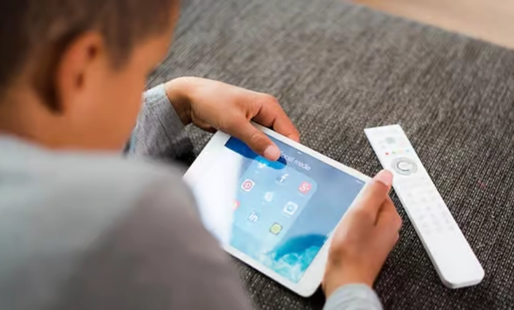 How Much Screen Time Is Too Much for Kids in UAE?