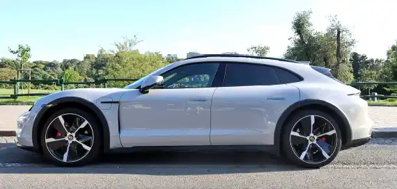Porsche Taycan Cross Turismo
