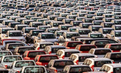 Al Aweer Auto Market in Dubai