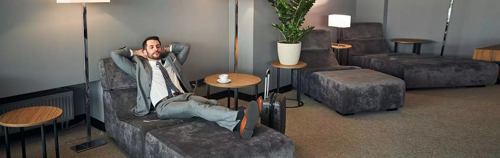 Airport Lounge Access Credit Card in UAE - Apply for Airport Lounge Access  Cards