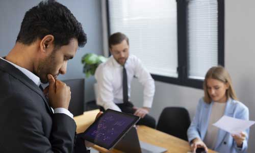 How Many People Have Claimed Job Loss Insurance in the UAE