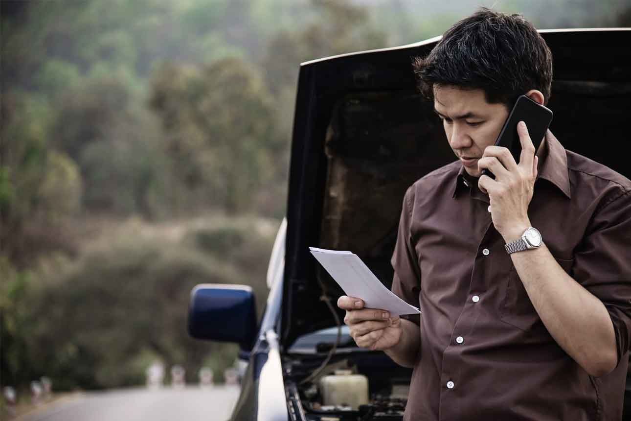 Emergency Contact Numbers to Call After a Car Accident in UAE